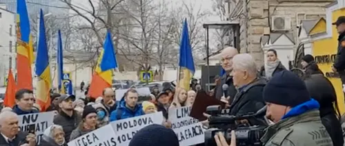 PROTEST al comuniştilor şi socialiştilor în faţa Curţii Constituţionale de la Chişinău în apărarea ”limbii moldoveneşti”: ”Noi vorbim moldoveneşte!”