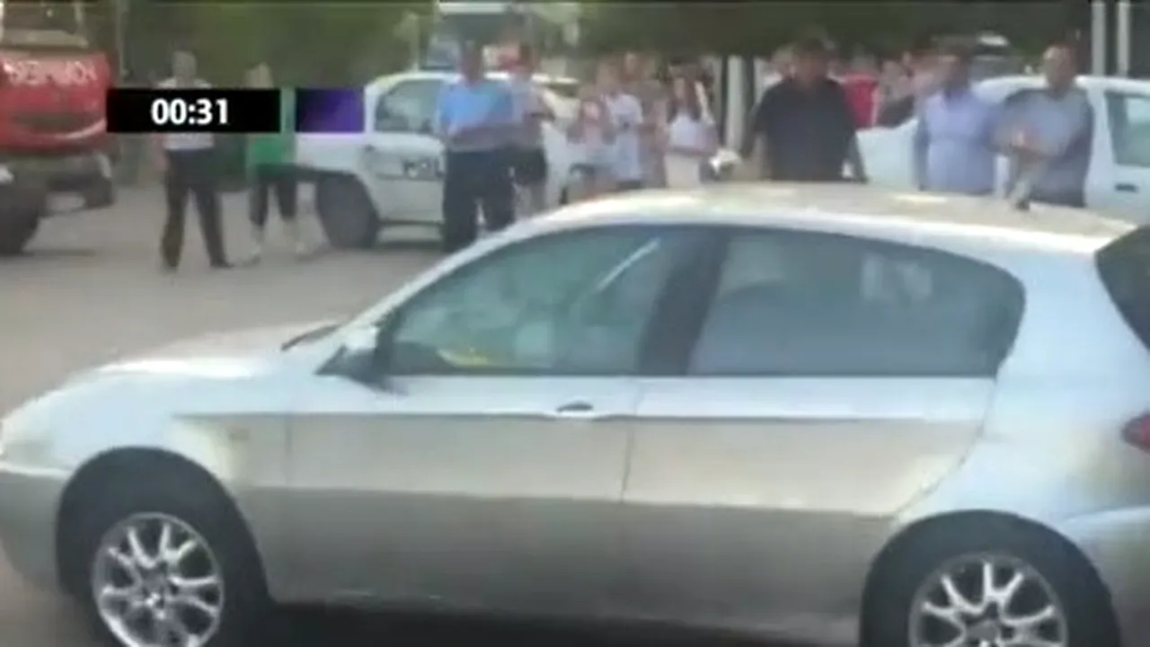 Și-a parcat mașina și a plecat. La scurt timp, vecinii l-au sunat de urgență. Ce surpriză a avut în parcare