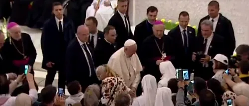 Mesajul Papei Francisc la Catedrala Sfânta Maria din Iași unde a sărutat pe frunte și a binecuvântat mai mulți copii bolnavi