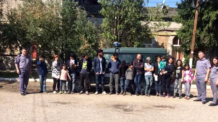 16 irakieni azilanți în România, prinși fugind prin lanul de porumb, către Schengen