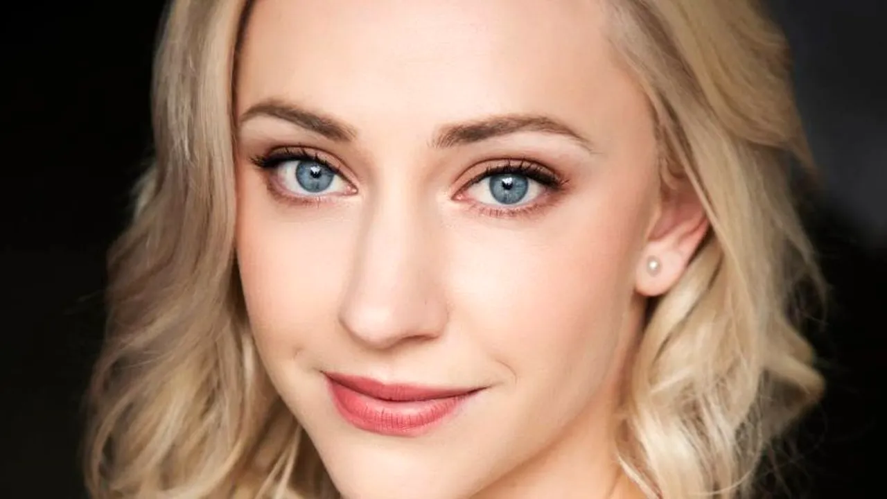 O tânără, forțată să părăsească o piscină publică din cauza unui bikini „nepotrivit