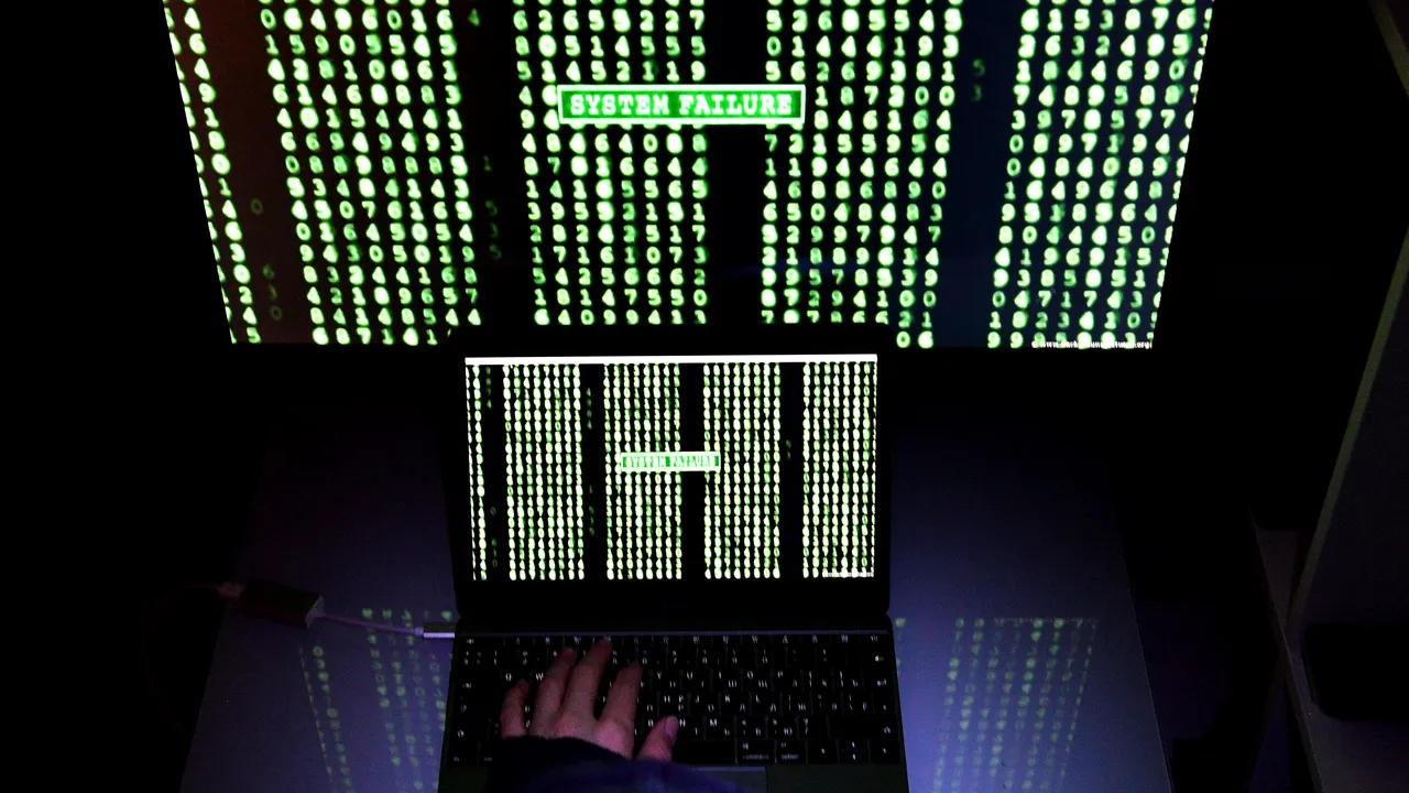 România, ținta atacurilor CIBERNETICE, venite din Est. SRI a depistat  un virus informatic cu ajutorul INTELIGENȚEI ARTIFICIALE