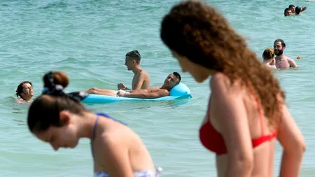 MINIVACANȚĂ. Cât au cheltuit românii în primul weekend petrecut pe litoral