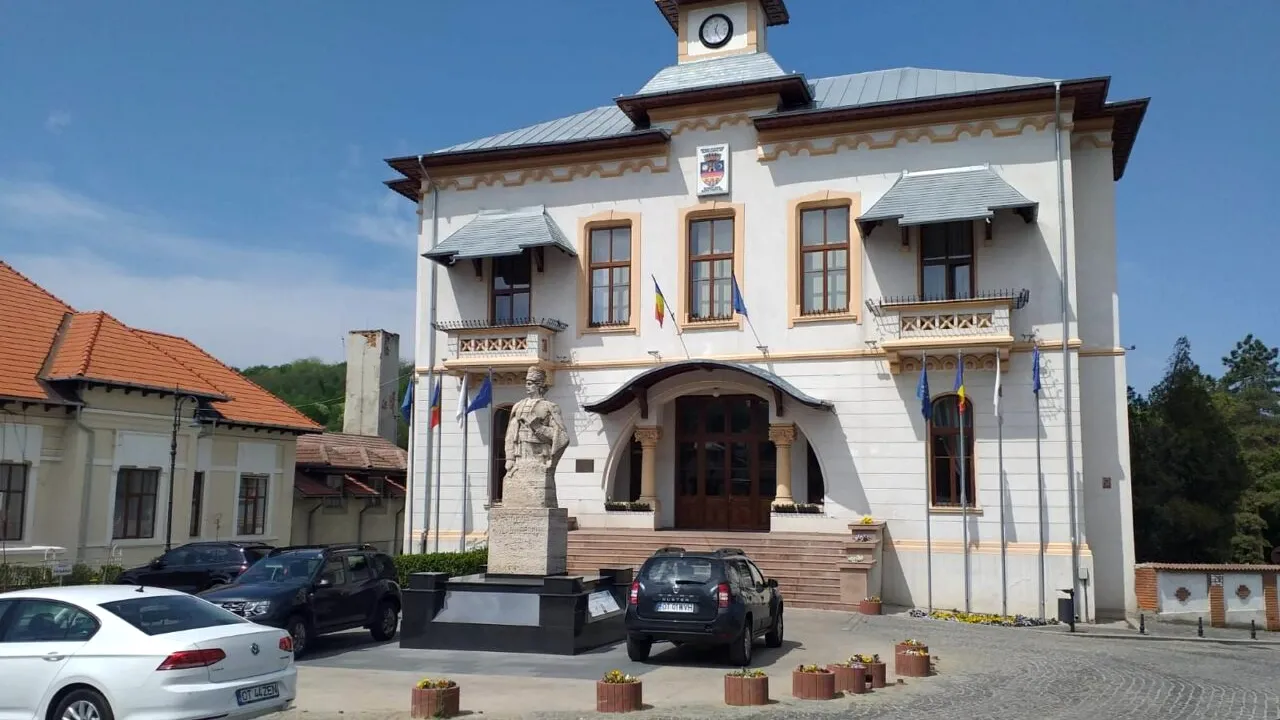 Primăria Slatina a atribuit direct două contracte peste pragul general prevăzut de lege. Achizițiile vizează un eveniment pentru copii și o excursie la Disneyland