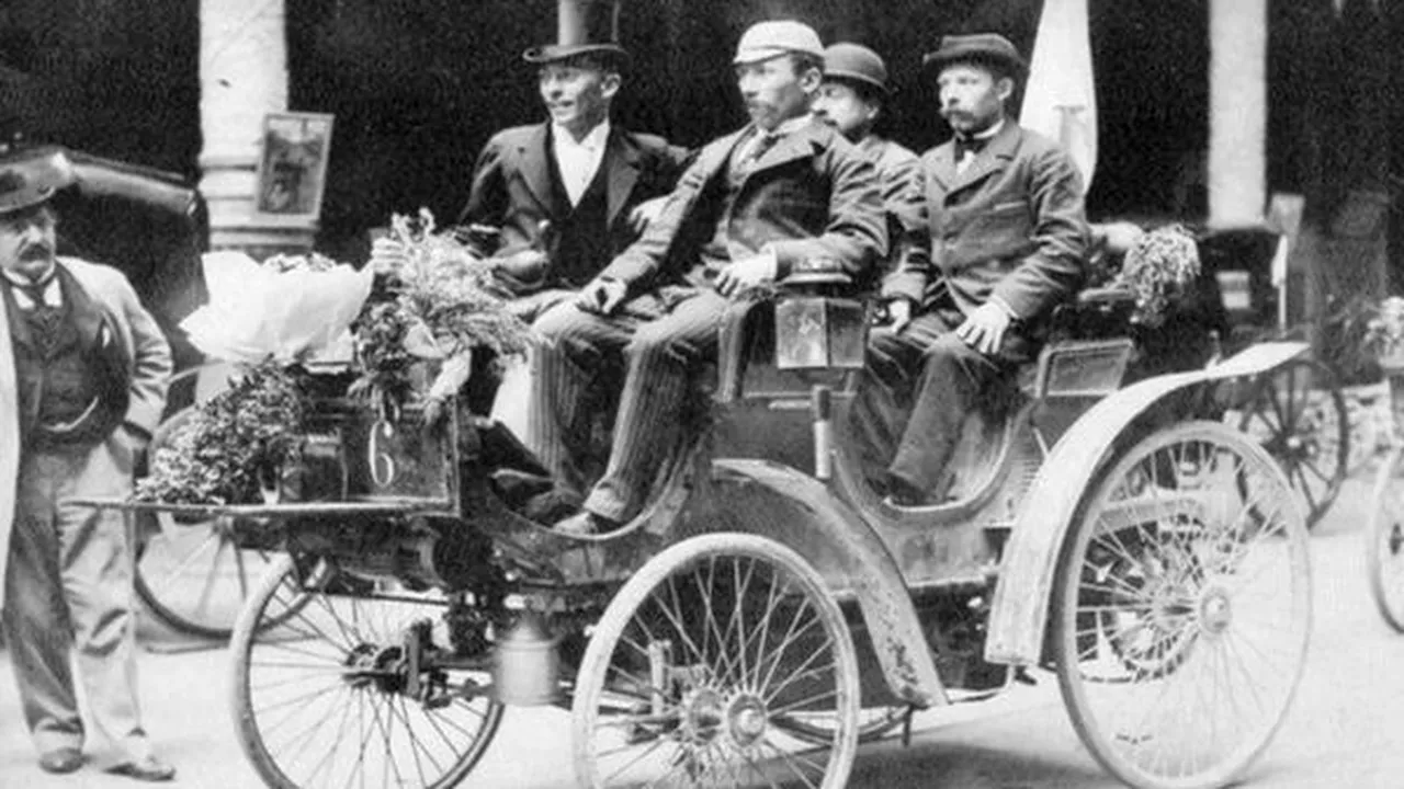 Cui i-a aparținut prima mașină din România 