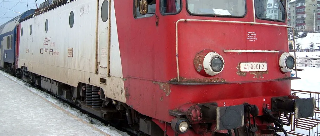 O locomotivă a lovit remorca unui autotren în apropiere de Drobeta Turnu Severin