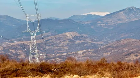 Cel mai provocator proiect al Transelectrica din ultimii 30 de ani, încheiat cu succes: Linia Porțile de Fier – Reșița, de 117 km, e în zonă de munte