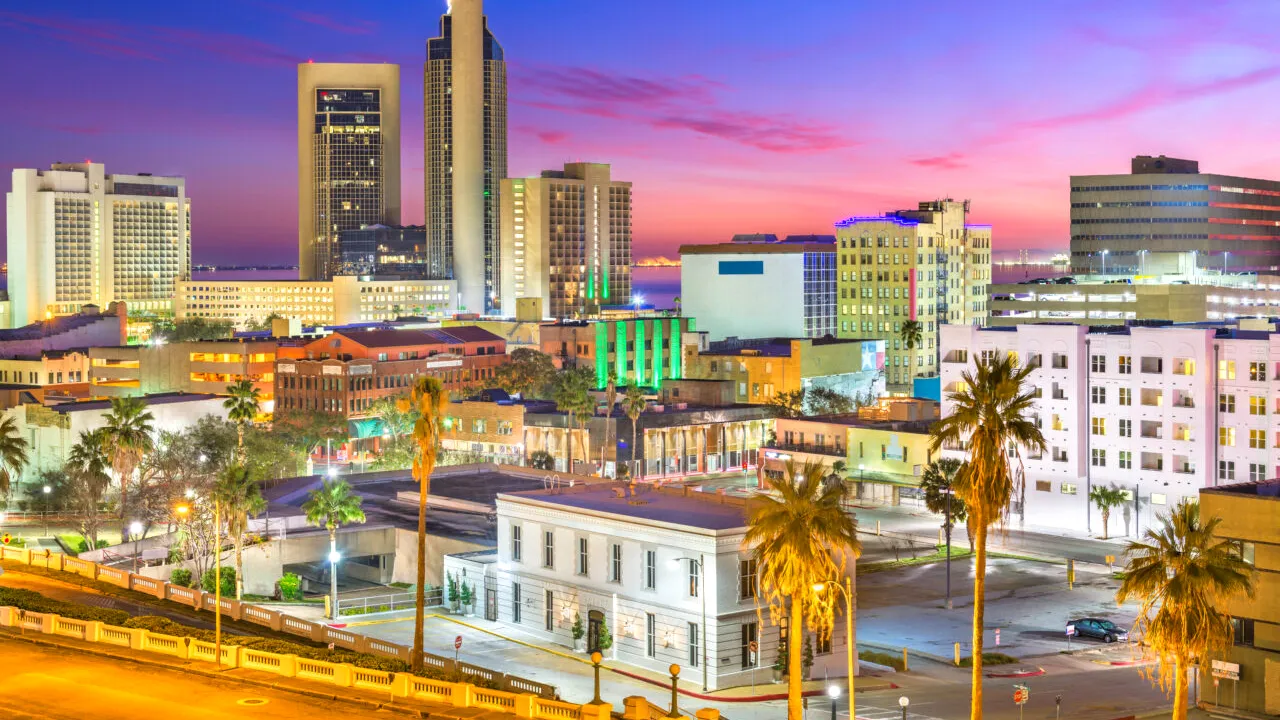 Oamenii de știință nu pot explica un fenomen misterios, care fascinează un oraș întreg. În schimb, din 1986, autoritățile i-au dedicat un festival