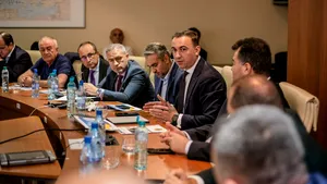 Bogdan Ivan, întâlnire cu membrii Comandamentului Energetic: Vrem să ne asigurăm că nu vom fi puşi în situaţia în care să plătim CURENTUL mai scump