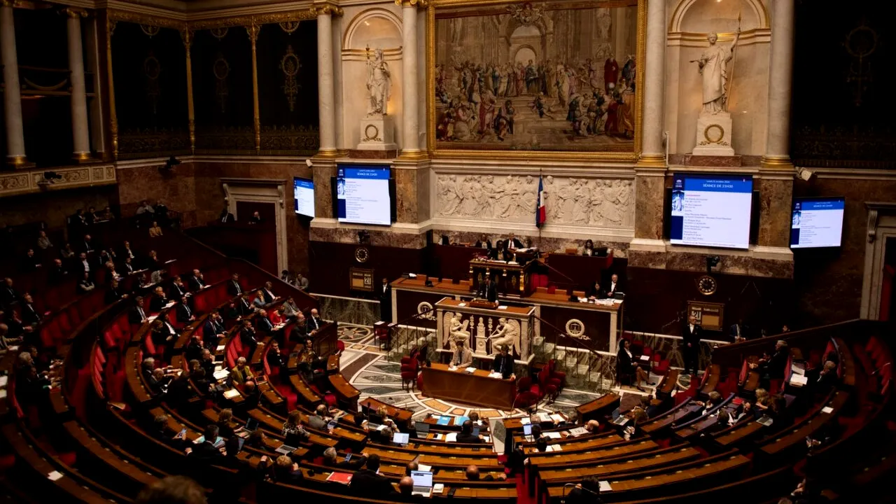 Partidul Socialist din Franța amenință cu moțiune de cenzură noul GUVERN dacă nu obține „concesii remarcabile”