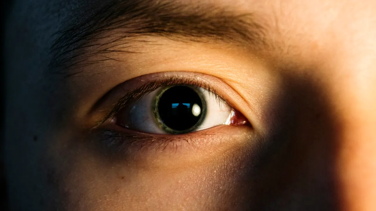 Avea pupilele de dimensiuni diferite și a mers la medic. Când a aflat ce are la numai 35 de ani nu i-a venit să creadă