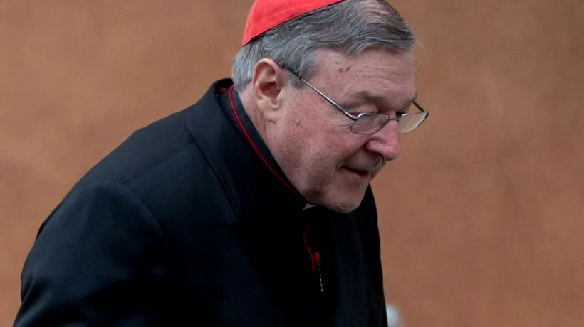 Cardinalul Pell consideră o minciună acuzațiile de colaborare a Papei cu dictatura argentiniană