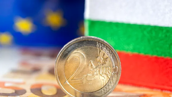 Micii antreprenori din Bulgaria, îngrijorați de trecerea la moneda EURO: „Ceea ce ne sperie e sărăcirea populației. Riscăm falimentul”