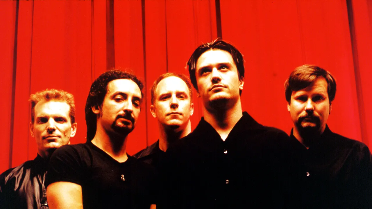 Faith No More lansează un nou album de studio după o pauză de 18 ani. Când va fi disponibil 