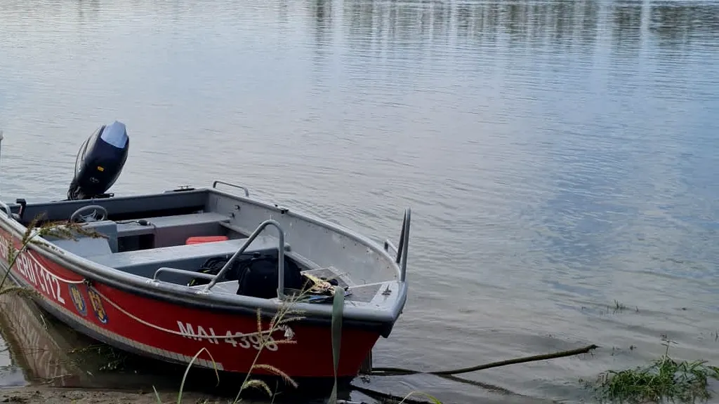 EXCLUSIV | FOTO - VIDEO - Comisarul de poliție căutat în apele Dunării, găsit mort astăzi. Era la pescuit cu mai mulți prieteni când s-a înecat