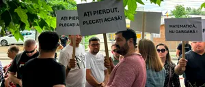 PROTEST USR în sprijinul lui Radu Mihaiu la Biroul Electoral Sector 2. „Cerem tuturor forțelor politice să respecte voturile oamenilor”