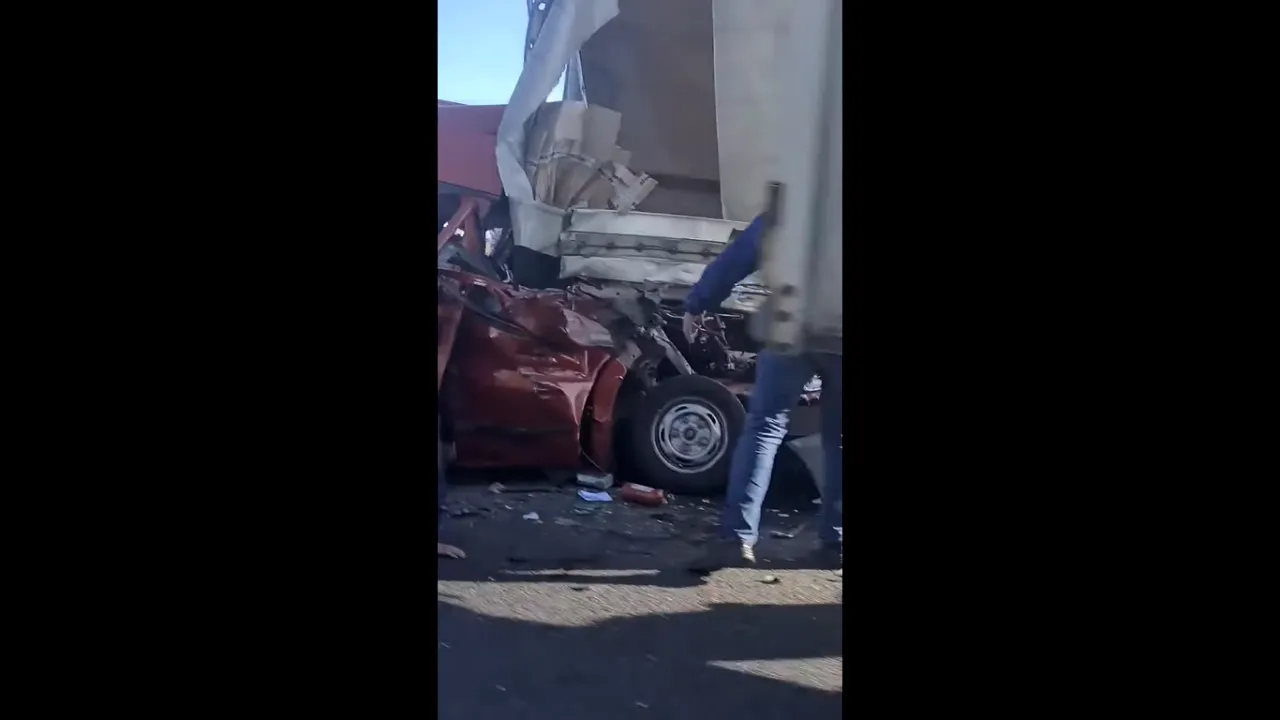 Microbuz românesc, implicat într-un accident produs în Ungaria. Cinci persoane au murit