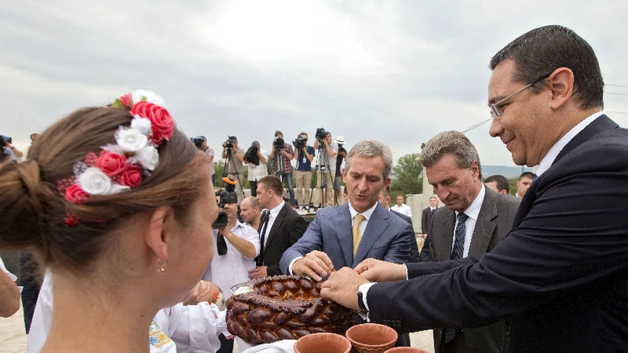 Cum a reușit Victor Ponta să câștige, în premieră, voturile românilor din Republica Moldova. ANALIZĂ GÂNDUL