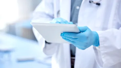 <span style='background-color: #dd9933; color: #fff; ' class='highlight text-uppercase'>ACTUALITATE</span> Adrian Marinescu, despre EPIDEMIA de mpox, cunoscută ca variola maimuței: „OMS, după experiența din pandemie, gândește mult mai prudent”