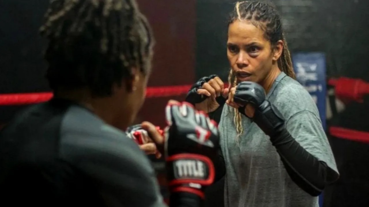 Halle Berry și-a rupt coastele în timpul filmărilor pentru „Bruised”, în care joacă rolul unei luptătoare MMA