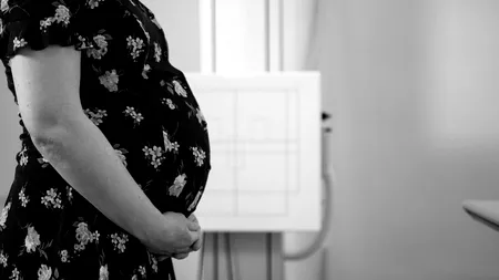 Gravida de 31 de ani din Baia Mare a murit după ce s-a infectat cu COVID-19 la o ceremonie religioasă! Directorul medical al spitalului unde a decedat tânăra refuză să vorbească! (SURSE)