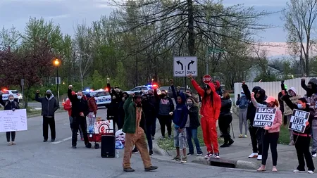 Adolescentă de culoare, 16 ani, împușcată mortal de polițiști! - Atenție, imagini VIDEO cu impact!