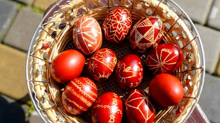 Simbolistica ouălor roșii de Paște. De când datează OBICEIUL și cum se ciocnesc corect ouăle