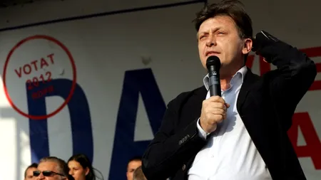 De ce mai are Traian Băsescu telefoanele STS