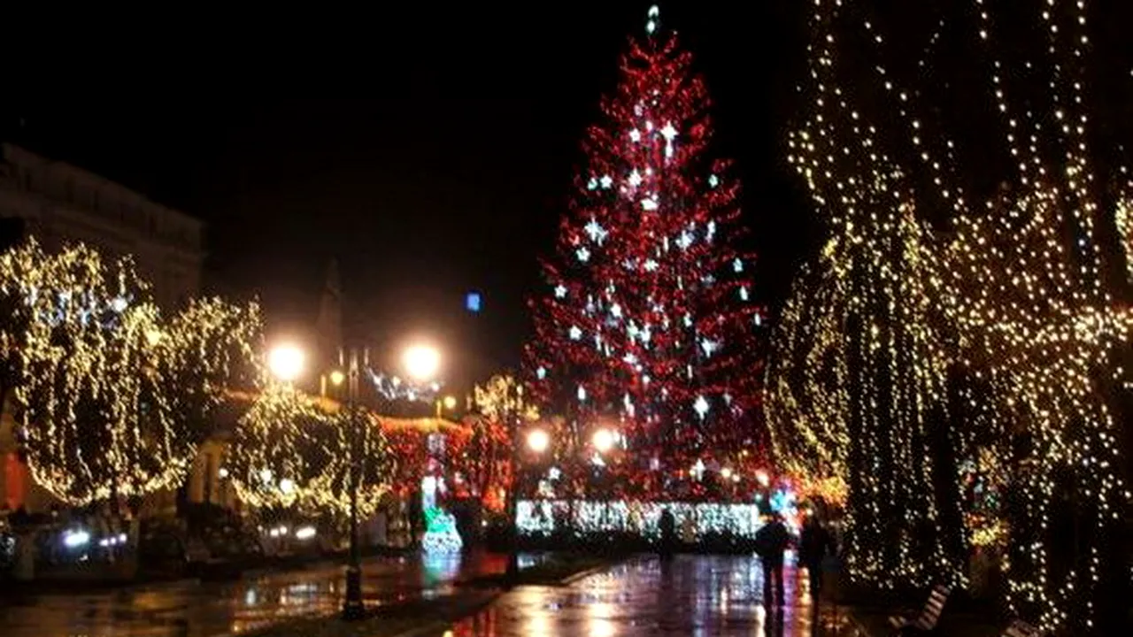 Sute de persoane, la aprinderea iluminatului festiv la Târgu Mureș