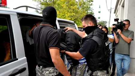 Direcția Generală Anticorupție anchetează furtul de energie electrică! Percheziții în Prahova