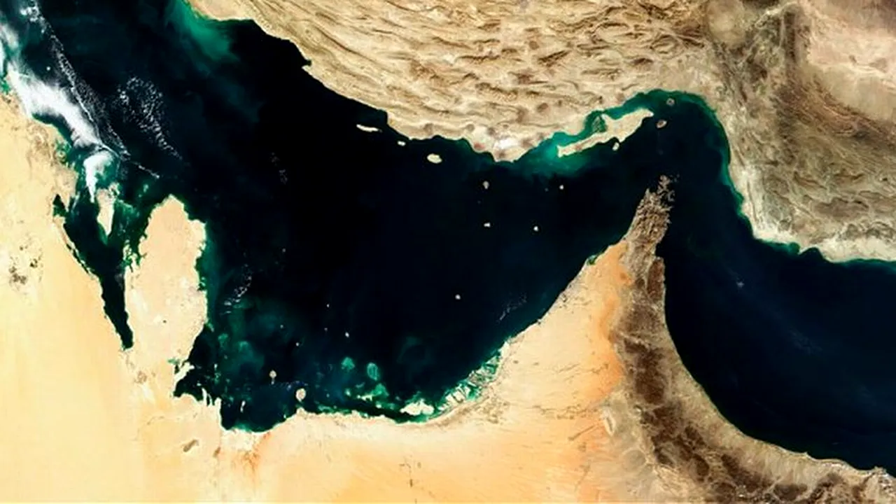 ARMADA Occidentului a ajuns lângă IRAN. Care sunt semnificațiile exercițiilor de război din strâmtoarea Ormuz