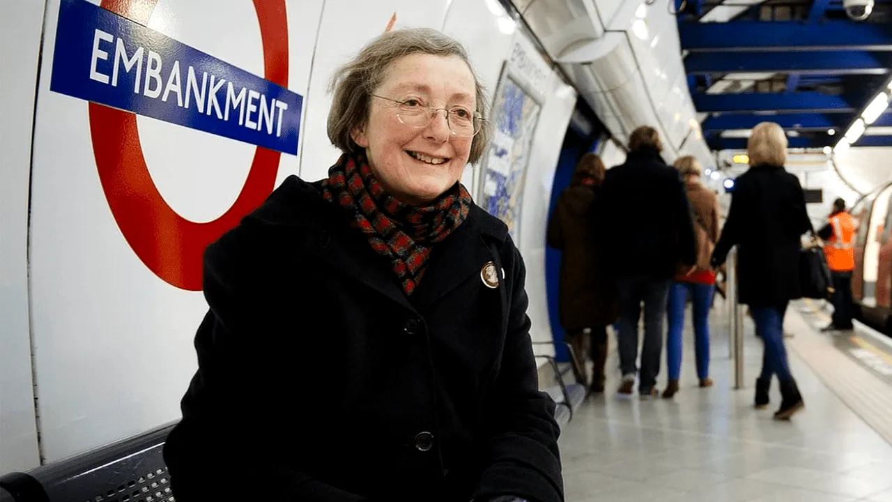 Motivul cutremurător pentru care o femeie a vizitat METROUL zilnic, timp de 20 de ani