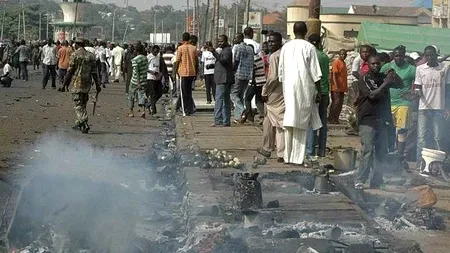 O fetiță de doar 10 ani a a vrut să arunce în aer o tabără militară în Nigeria. Ce s-a întâmplat după ce polițiștii au obligat-o să-și ridice vălul