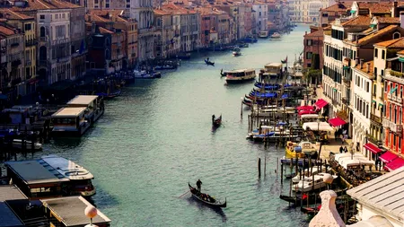 Vacanță de COȘMAR în Veneția pentru doi turiști români / Ce au pățit când au vrut să facă check-in-ul la un hotel de 5 stele