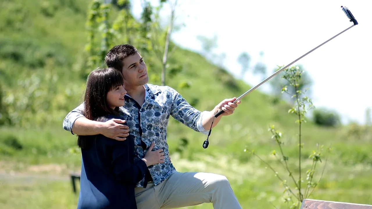 Ce ascund, de fapt, cuplurile care își fac publică viața pe rețelele de socializare