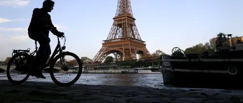 Cinci drone au survolat zone sensibile din Paris