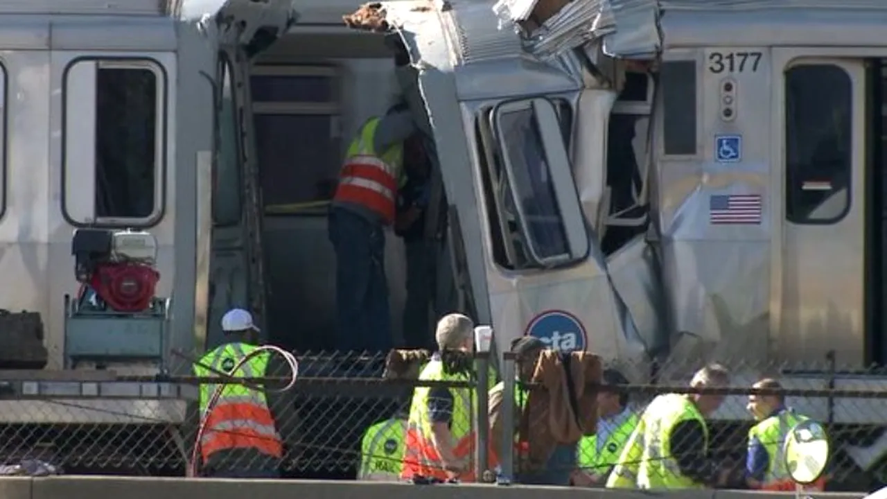 Cel puțin 33 de răniți după coliziunea a două trenuri, la Chicago 