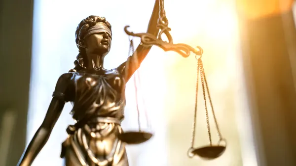 POVESTEA unei mame care se luptă să nu-i fie luată fetița de doi ani și jumătate. Apel către ministrul Justiției: „Drepturile ne sunt încălcate”