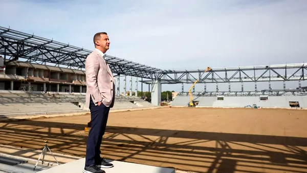 Alfred Simonis anunță că stadionul Dan Păltinișanu din Timișoara ar putea fi gata până la sfârșitul anului. Suma alocată de Consiliul Județean