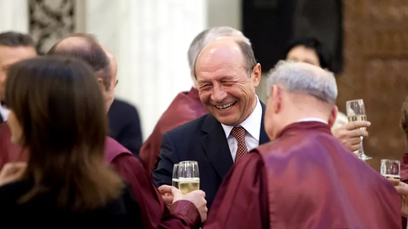 Băsescu mută și câștigă la Curte: 5-4. Cum reface garnitura Morar - Pivniceru - Dorneanu jocurile la CCR