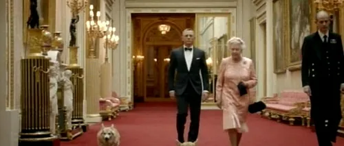 DESCHIDEREA JOCURILOR OLIMPICE 2012. Regina Elisabeta a fost fată Bond pentru o noapte. Momentul în care „a sărit cu parașuta, împreună cu agentul 007. VIDEO și Galerie foto