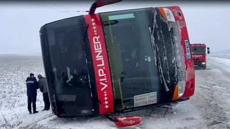 VIDEO | ACCIDENT teribil în Vaslui. Autocar cu 40 de pasageri, răsturnat pe DN24!