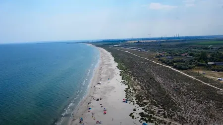 Cât costă o noapte de cazare pe plaja sălbatică de la Corbu, în 2025. Plaja a devenit tot mai populară, dar prețurile nu sunt pentru oricine