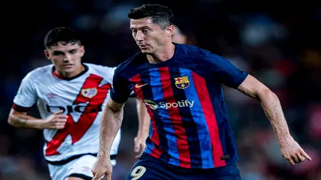 Robert Lewandowski a fost jefuit înaintea unui antrenament al Barcelonei. Fotbalistul acorda autografe în momentul furtului