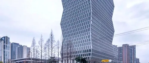 Constructorii chinezi, inspirați de BRÂNCUȘI. Cum arată Coloana Infinitului din Shanghai | VIDEO