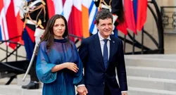 Imagini cu Nicușor Dan și Mirabela Grădinaru pe covorul roșu, la dineul oferit de Emmanuel Macron șefilor de stat și de guvern, la Palatul Élysée