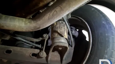 „Sicriu” pe roți. Microbuz de călători cu butuci în loc de suspensii, la RAR: „E păcat să pui șurub...”