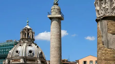 Guvernul amână decizia prin care România urmează să dea bani pentru restaurarea statuii Sfântului Petru de pe Columna lui Traian