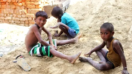 „Orfanii COVID”, noua urgență națională a Indiei. Mii de copii nu mai au părinți și ar putea fi vânduți: „I s-au cerut 7.000 de dolari pentru un copil”