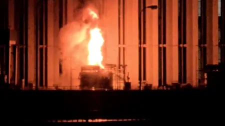 Un INCENDIU puternic a izbucnit la un transformator al Hidrocentralei Porțile de Fier 1. Pompierii au intervenit de urgență